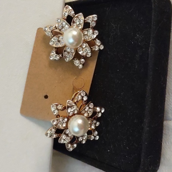 Rose Gold Pltd Pearl & Crystal Earrings - Picture 2 of 13